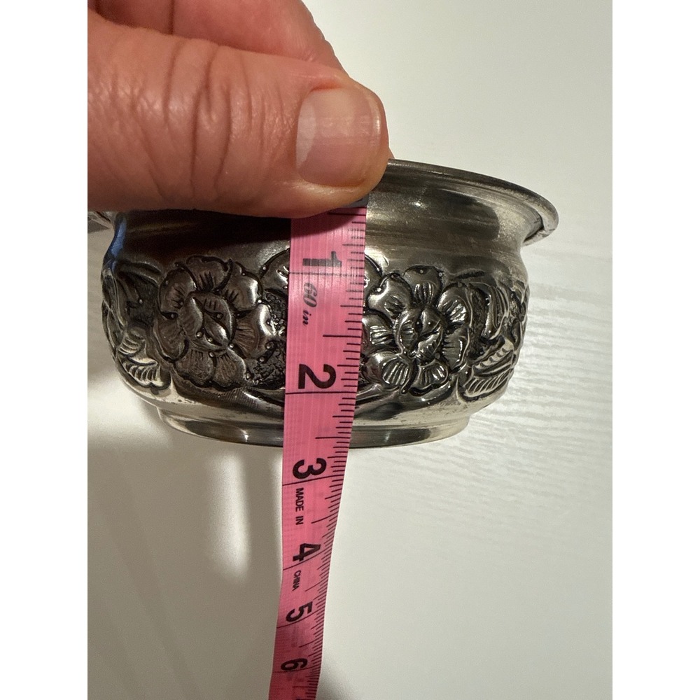 Vintage Silver Tone Embossed Floral Metal Bowl Made in India‎ Decorative 6 Inch - Picture 8 of 8